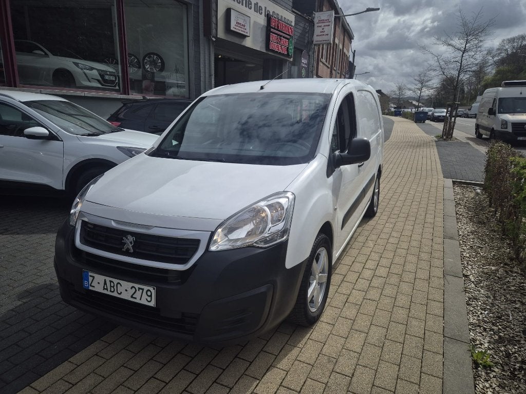 Peugeot Partner 1.6 BlueHDi L2 3 PLACES STD GARANTIE 1AN, Essai à domicile, Détection des panneaux routiers, Entreprise, Entretenue par le concessionnaire