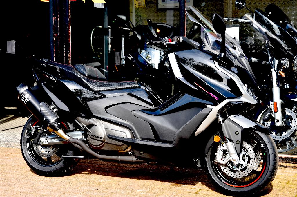 KYMCO AK55O PREMIUM (NIEUW!!!) ***MOTOVERTE.BE***, Motoren, Scooter, Bedrijf, 550 cc, Kymco