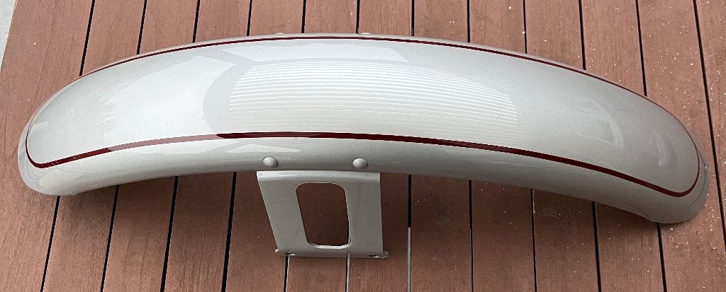 Harley spatbord 21" voor EVO & TWINCAM grijs/ rode bies, Motoren, Ophalen, Gebruikt