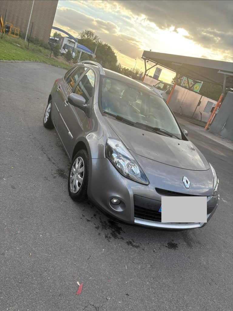 Clio 3 break année 2012 phase 2 full options, Cuir, Argent ou Gris, Achat, Boîte manuelle