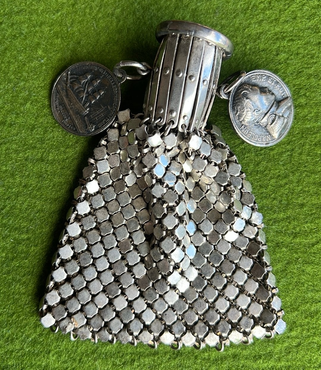 Porte-monnaie en argent, Enlèvement, Argent