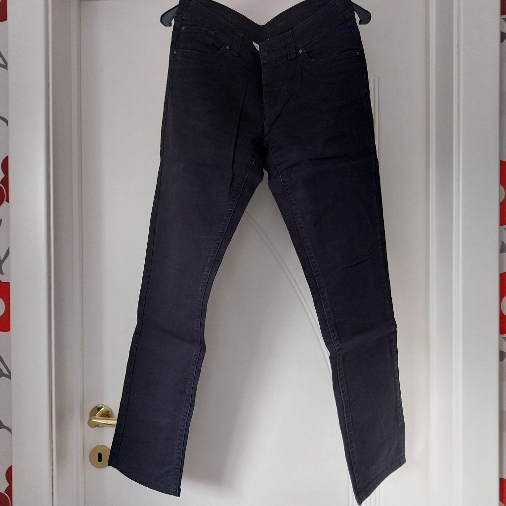 Zwarte jeansbroek, Maat 38/40 (M), Zwart, Ophalen of Verzenden, Gedragen