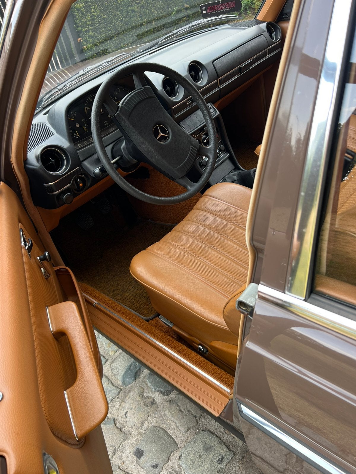 originele Mercedes W123 200D - rijklaar, foto 11
