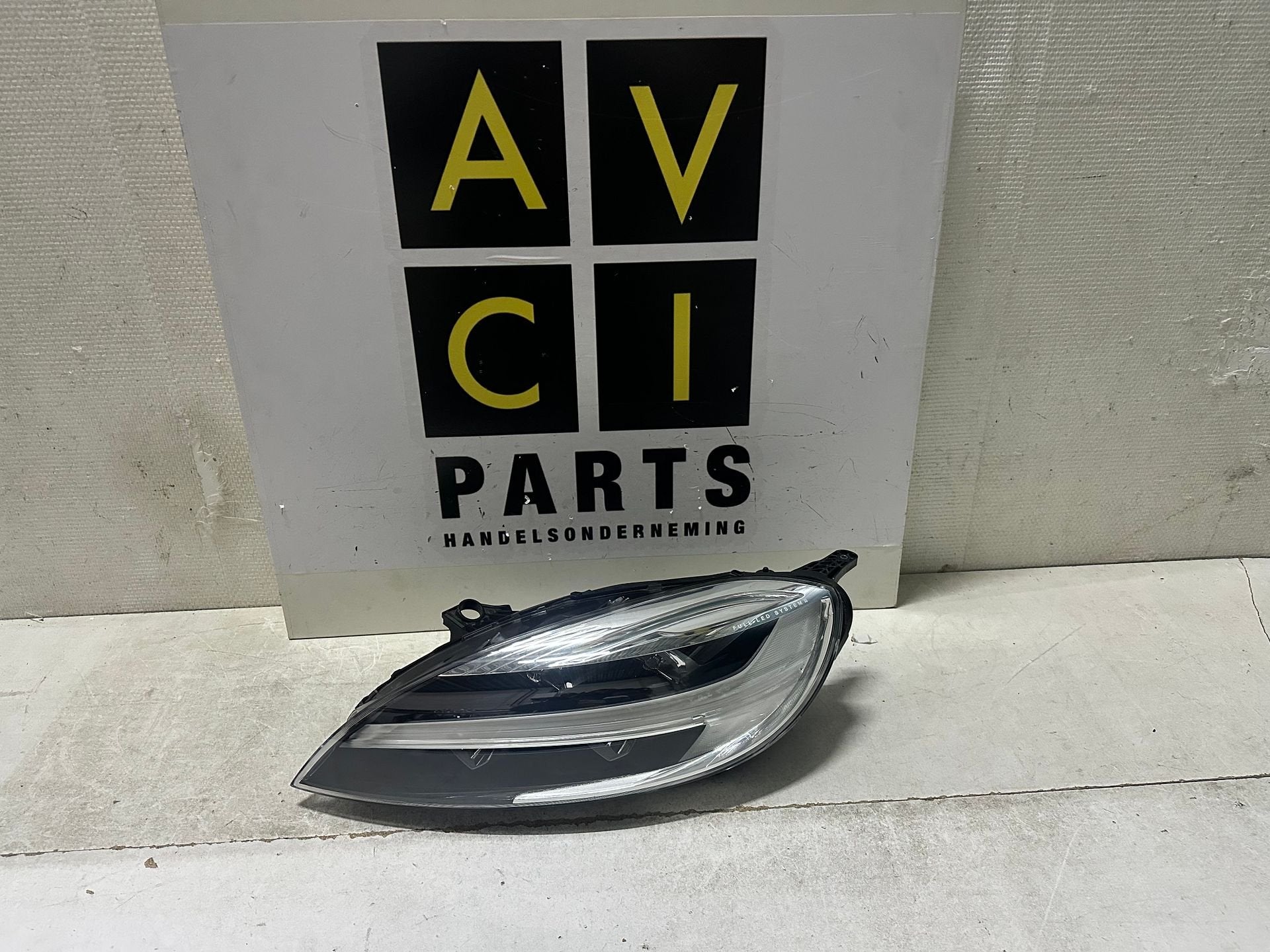 Koplamp Volvo V40 2 II Facelift FULL LED 31677022 links, Gebruikt, -, -, Ophalen of Verzenden