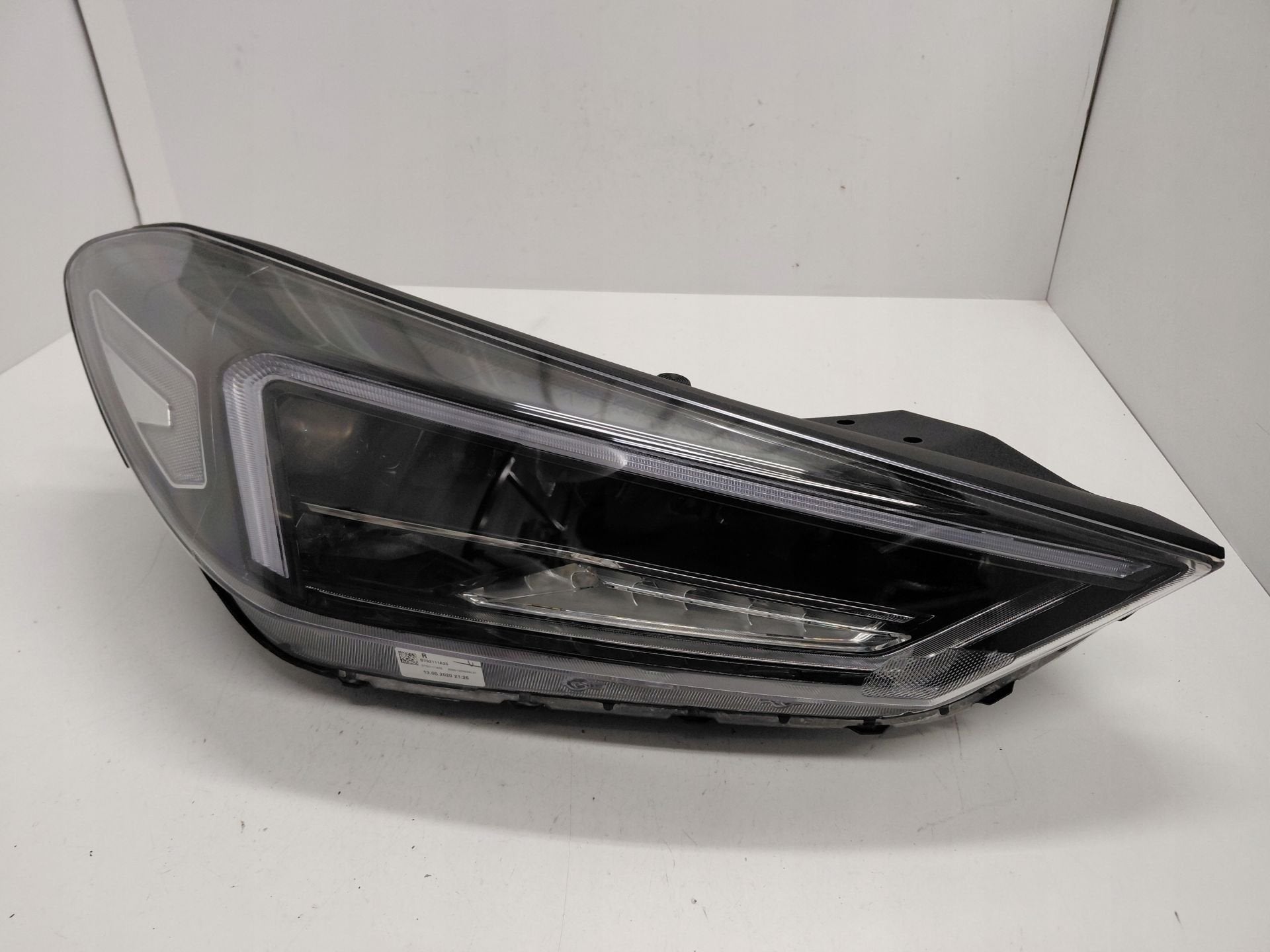 Hyundai Tucson III Koplamp Rechts 92102D7700, Gebruikt, Heolleung-ro 12
06797  Seoul, Info@hyundai.com, Hyundai