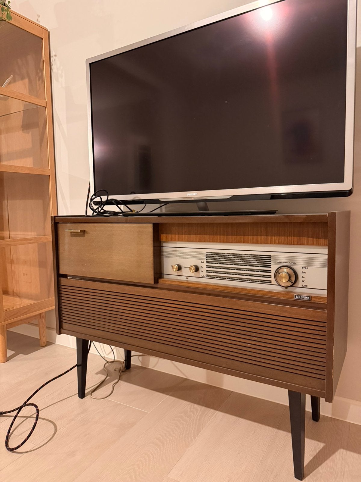 Radiomeubel goldfunk met werkende radio en platenspeler, Antiquités & Art, Enlèvement
