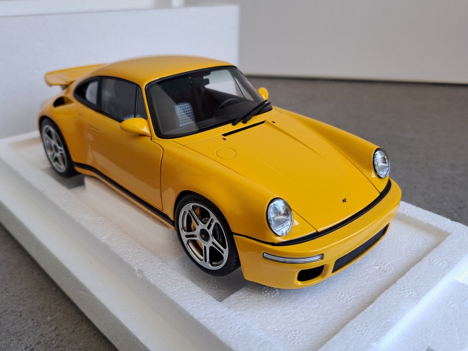 ALMOST REAL 1:18 880301 PORSCHE RUF CTR ANNIVERSAIRE, Enlèvement ou Envoi
