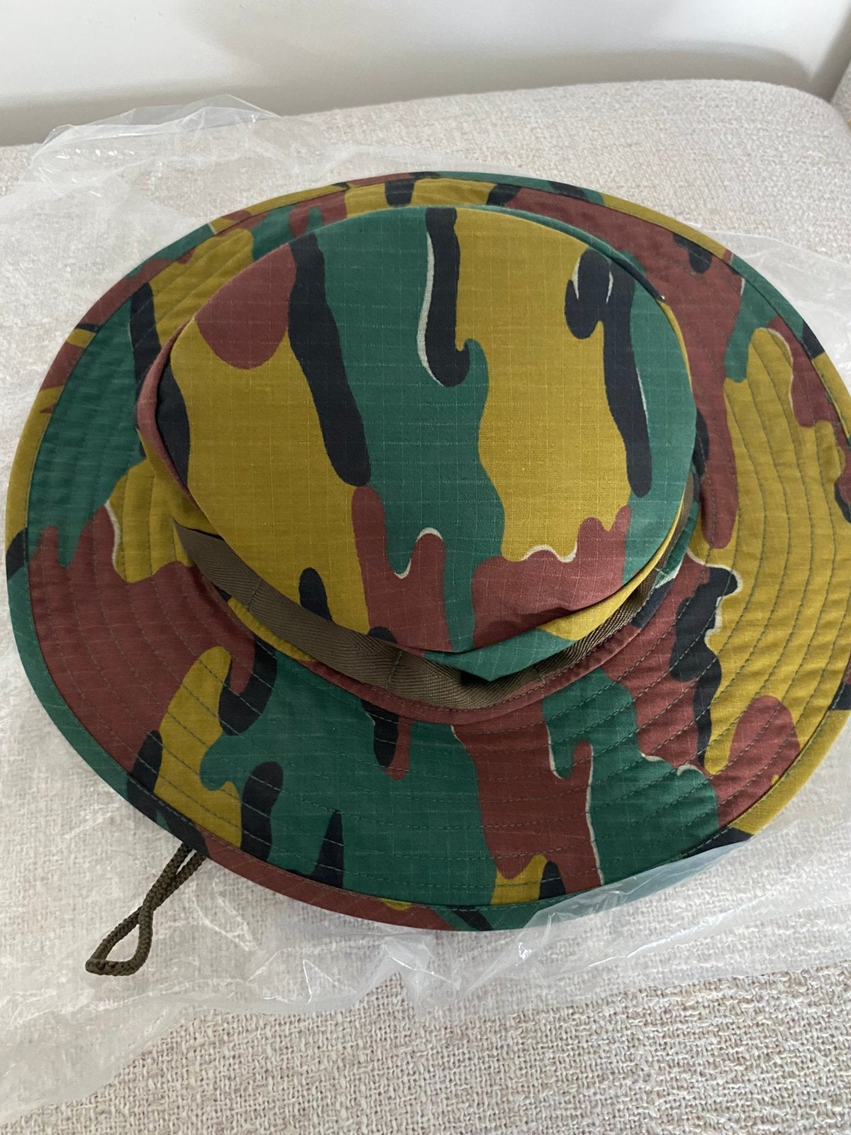 Jungle hoedje, Ophalen, Nieuw