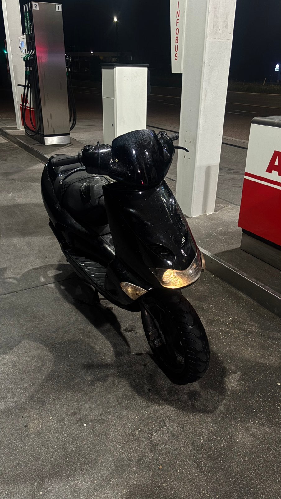 Aprillia sr 50 a klasse, Fietsen en Brommers, Ophalen, Zo goed als nieuw, Elektrisch