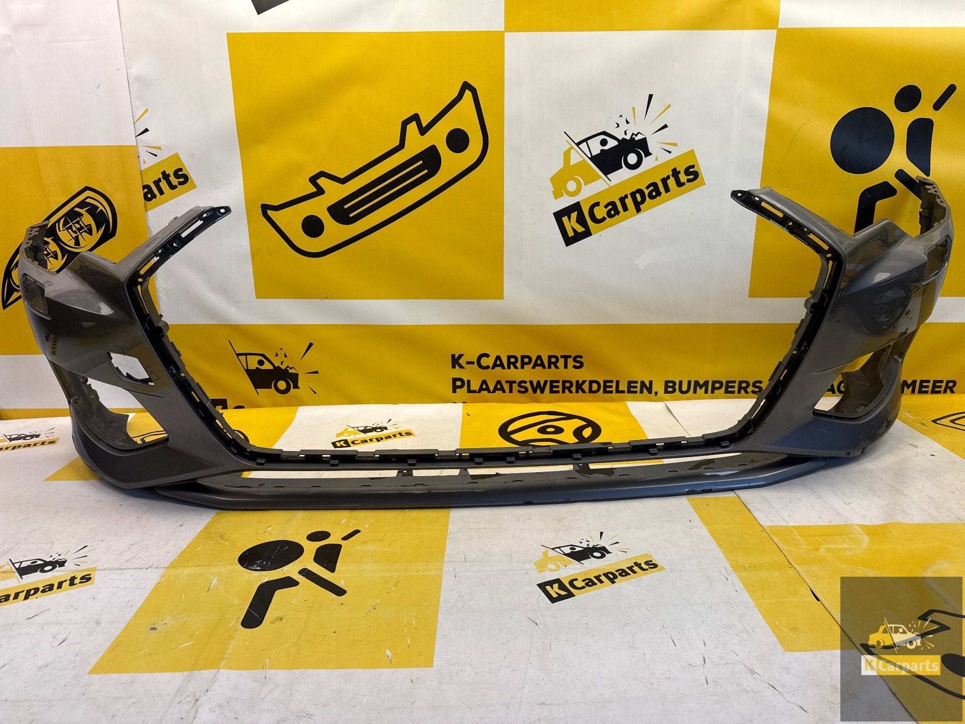 Audi A6 C8 Voorbumper KLS 4K0807437 2019-2023, Auto-onderdelen, Gebruikt, Voor, AUDI AG, Auto-Union-Strasse 1
85045  Ingolstadt, DE