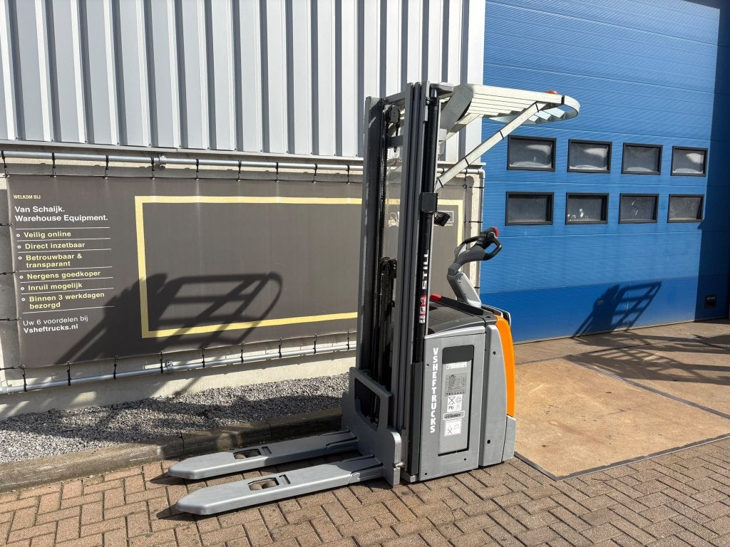 VS-23014 Elektrische triplex stapelaar Still 5316mm, Gebruikt