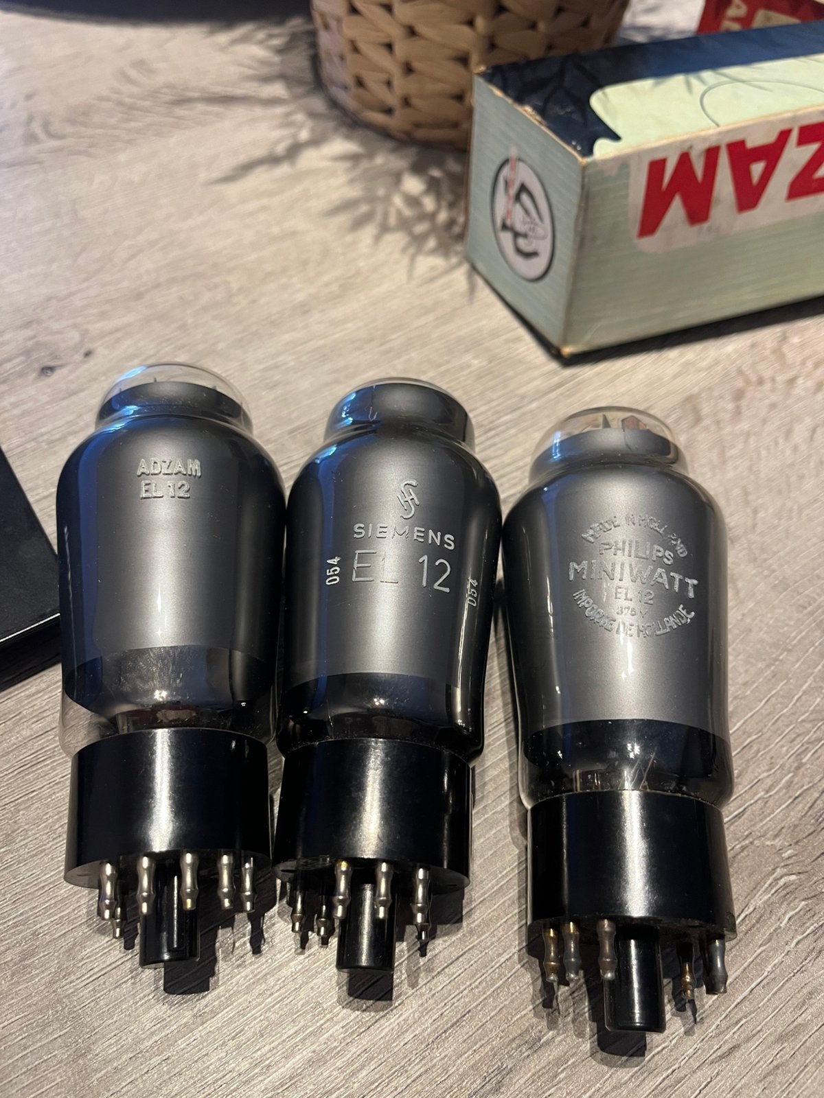 Plusieurs tubes électroniques sont disponibles, Enlèvement ou Envoi, Tube ou Tubes