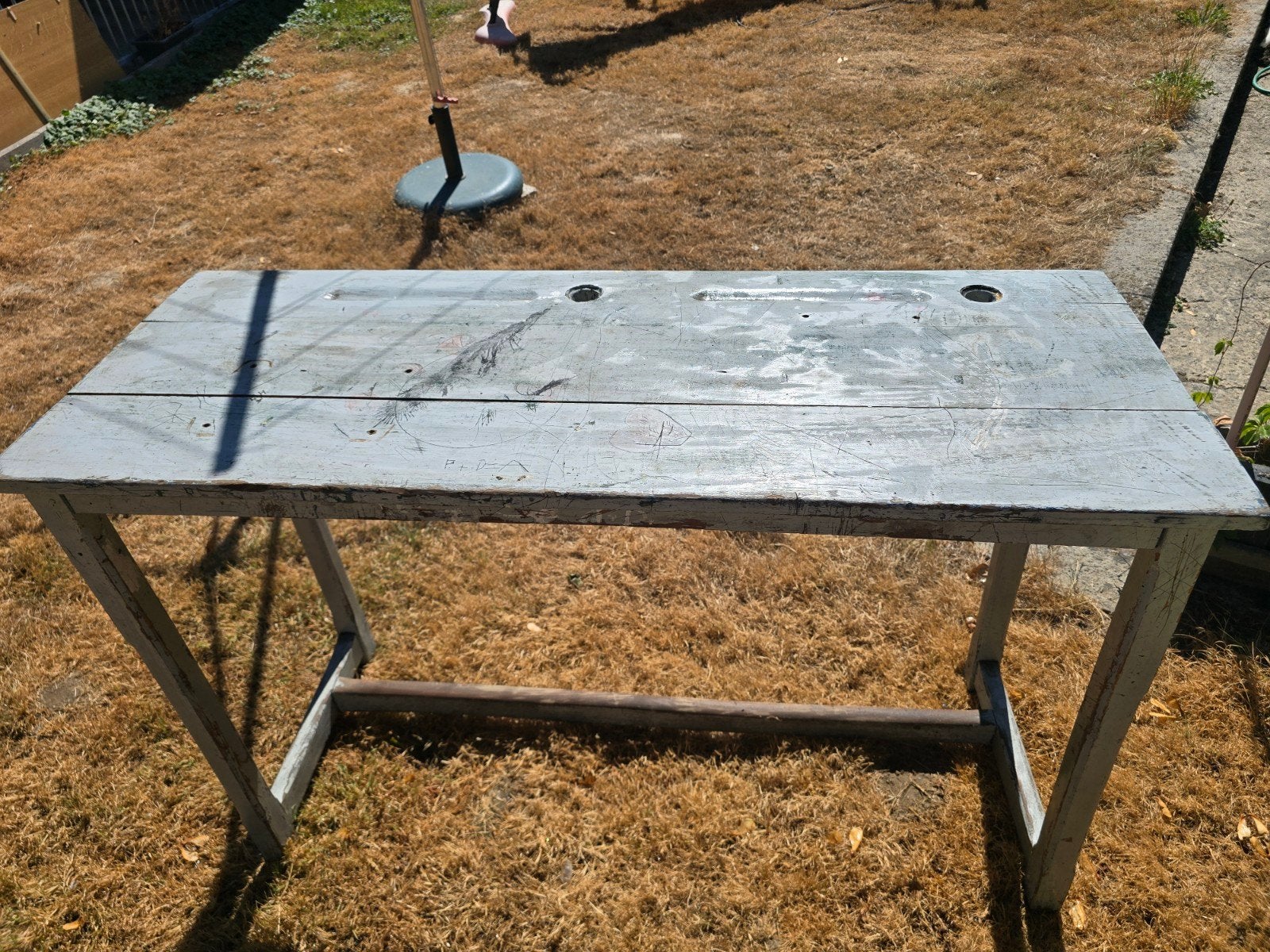 ancien banc d'école, Enlèvement