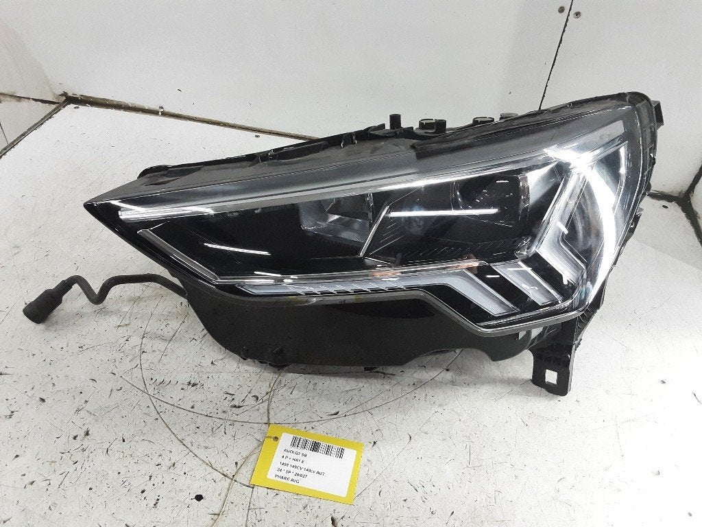 PHARE / OPTIQUE AVANT GAUCHE Audi Q3 (F3B) (83A941033), Autos : Pièces & Accessoires, Auto-Union-Straße  1,
85057  Ingolstadt, DE