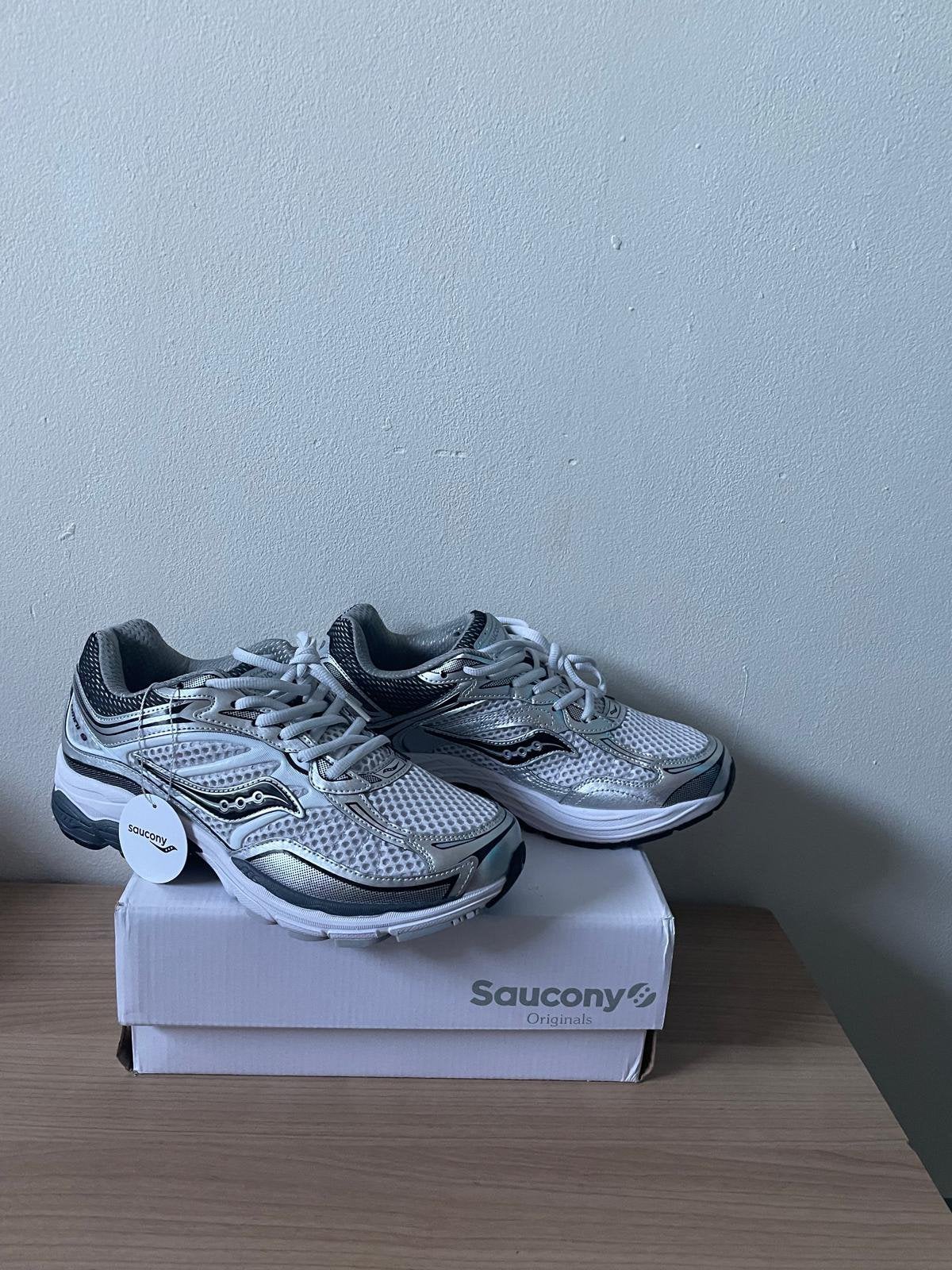 Grille Saucony Omni 9 Pro (42,5), Enlèvement ou Envoi, Comme neuf