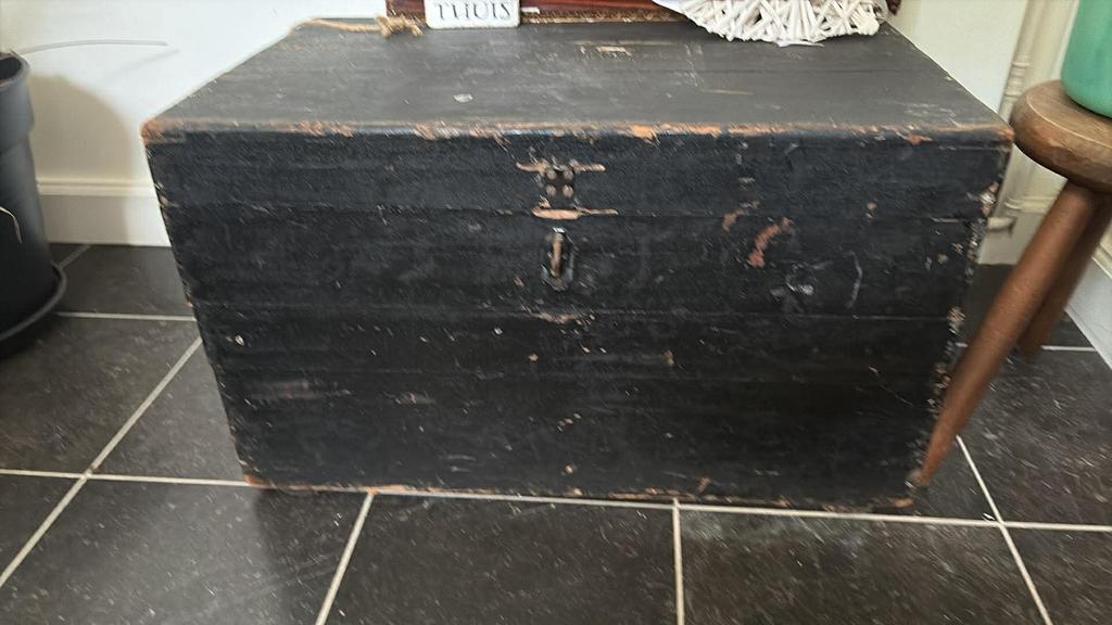 Houten oude koffer, Ophalen, Gebruikt