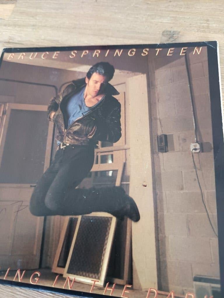 Bruce Springsteen dancing in the dark, Ophalen