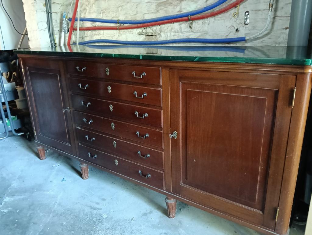 Statig klassiek dressoir met bijpassend elegante tafel, Ophalen, Zo goed als nieuw