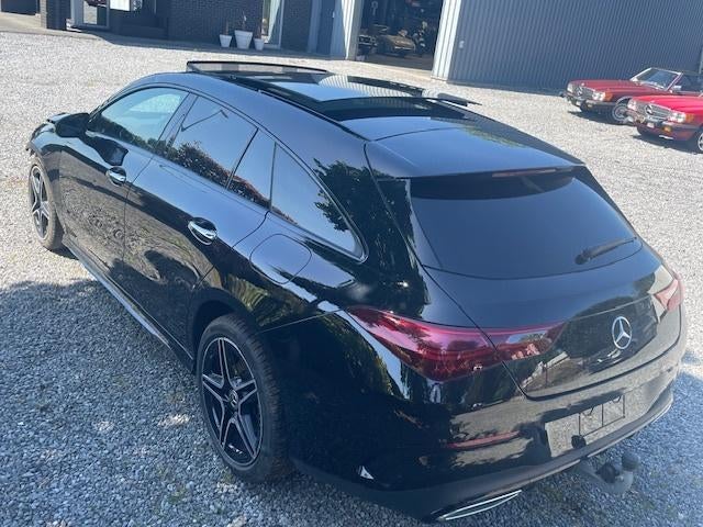 Mercedes CLA 200d Shooting Brake AMG Line Pano Cam.. 3/2024, Autos, Entreprise, Entretenue par le concessionnaire, Noir, Automatique