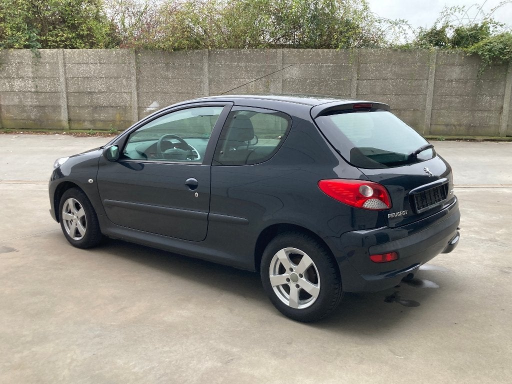Peugeot 206+ 1.1 benzine 2011 met 102000km*LEZ OK*EURO5*, Auto's, Stof, 4 cilinders, Sound system, Bedrijf