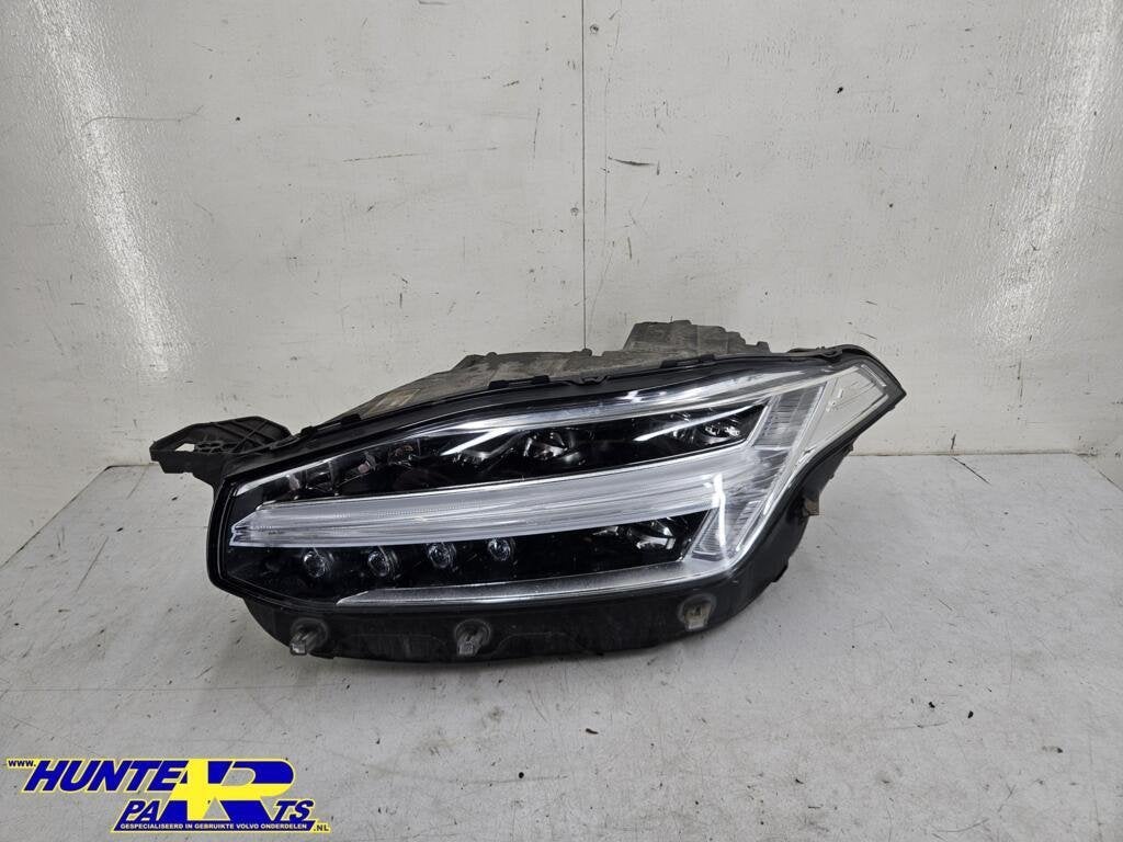 Koplamp L Volvo XC90 II ('14-'22) 31677044, Gebruikt, Ophalen of Verzenden, Volvo, Volvo