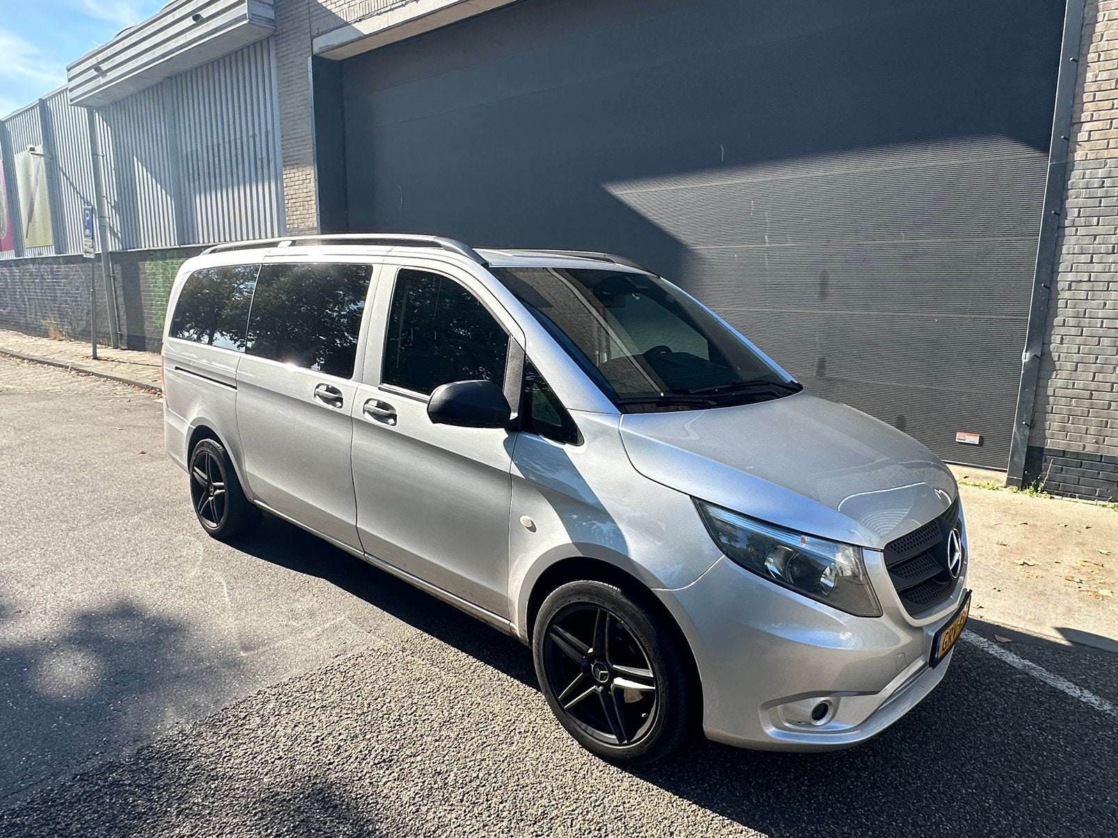Mercedes-Benz Vito Tourer 116 Lang 163pk | 9-Persoons, Auto's, Achterwielaandrijving, Zwart, 4 cilinders, Verwarmde buitenspiegels