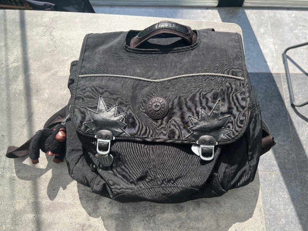 Kipling boekentas, Enlèvement