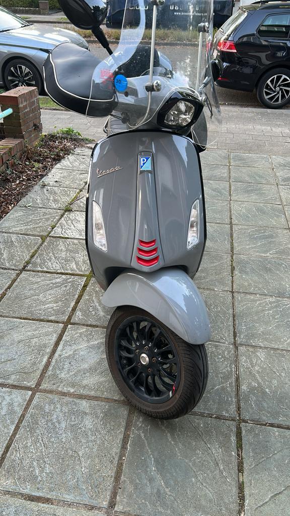 Vespa sprint 2019, Fietsen en Brommers, Scooters | Vespa, Ophalen, Overige modellen, Klasse A (25 km/u), Zo goed als nieuw