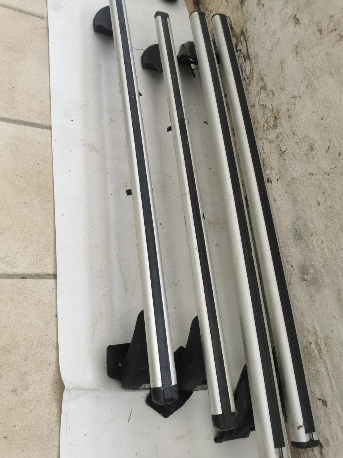 2 Barres de toit universelle  et porte vélo toit de voiture