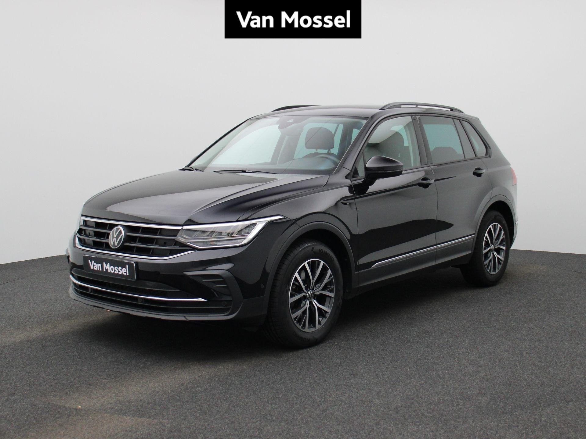Volkswagen Tiguan 2.0 TDI SCR DSG Life | Camera | PDC V+A |, Stof, 4 cilinders, 2000 kg, Zwart