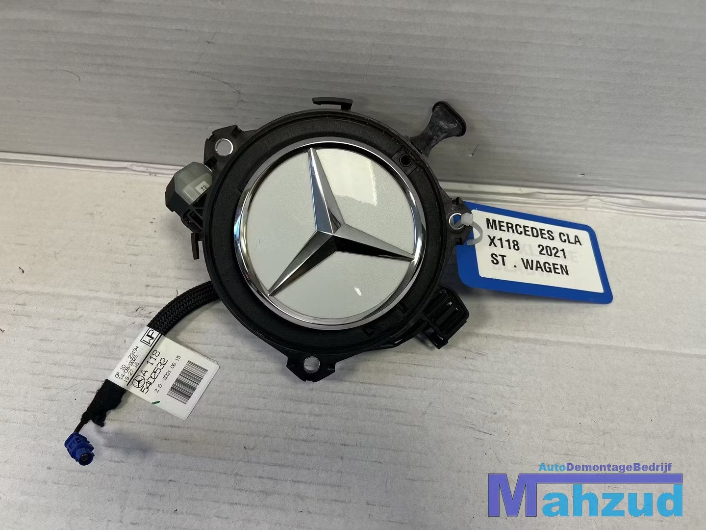 MERCEDES CLA X118 shootingbrake wit Achteruitrij camera 2019, Mercedes-Benz AG, Mercedes-Benz, Utilisé, Mercedesstrasse 120
70372  Stuttgart, DE