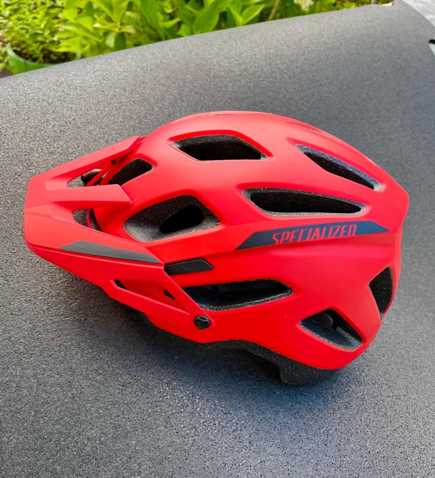 Casque de vélo de montagne Specialized, Vélos & Vélomoteurs, Accessoires vélo | Casques de vélo, Enlèvement