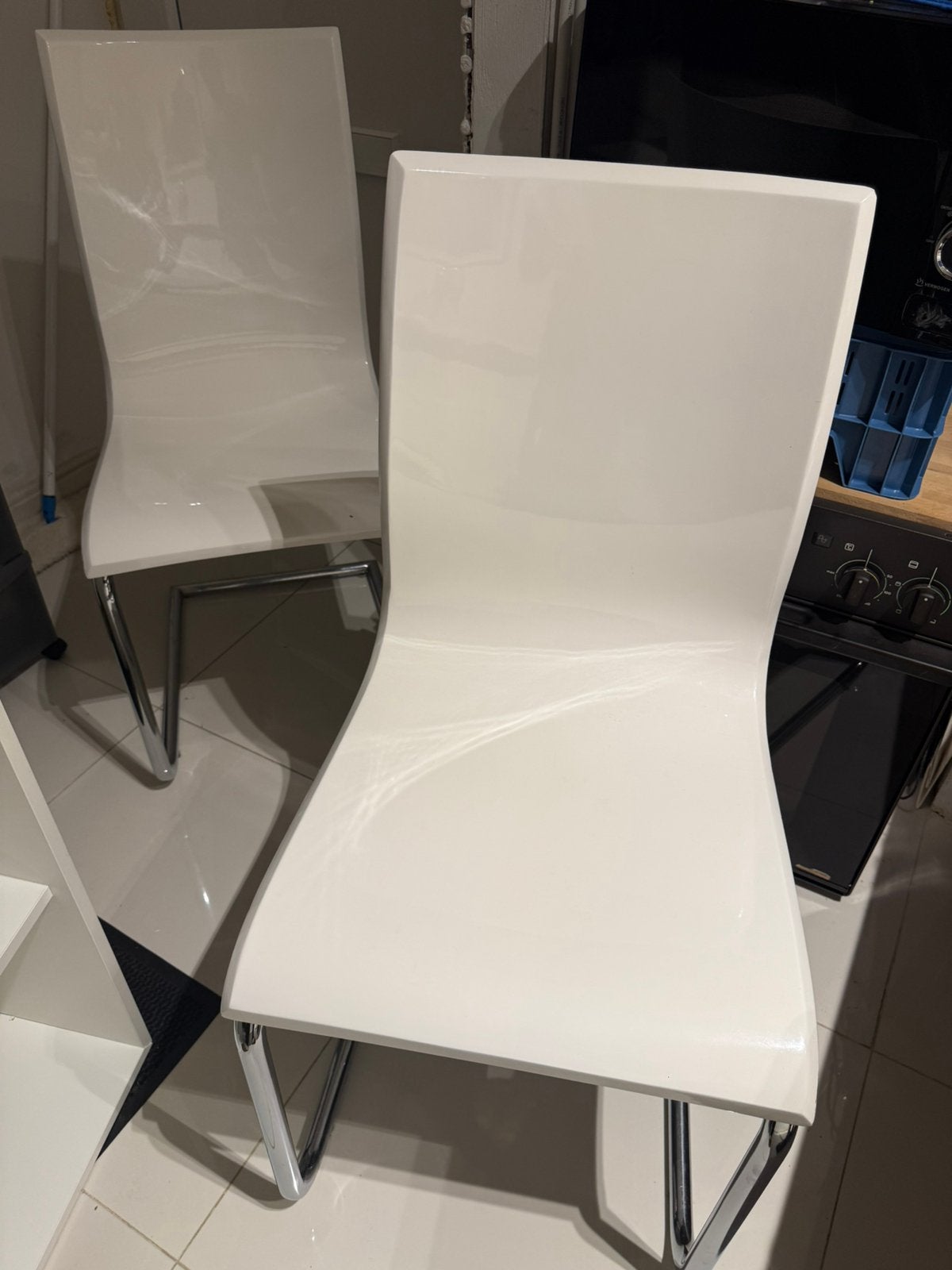 4 chaises blanches, 2 ou 3 de votre choix, Enlèvement ou Envoi, Comme neuf