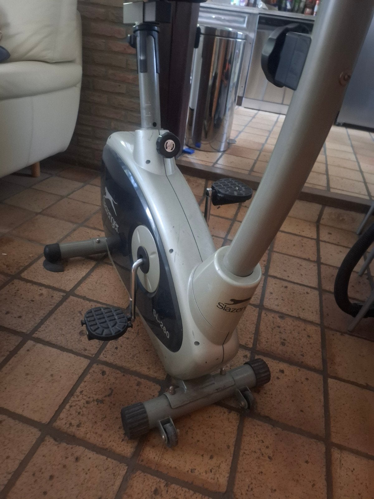 Vélo ancien d appartement slazenger, Enlèvement