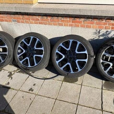 Autobanden te koop jeep 235/45 R19, Ophalen, Zomerbanden, Velg(en)