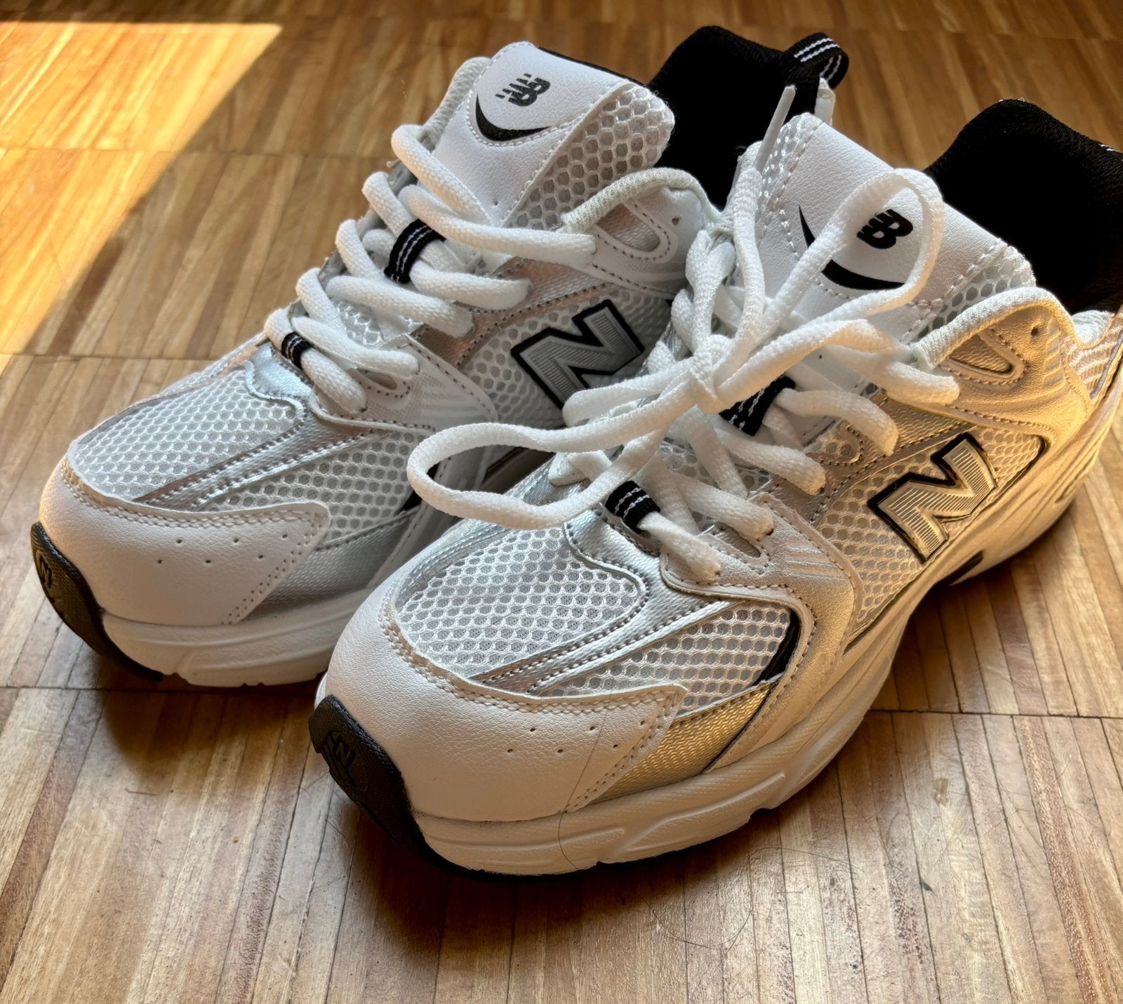 New balance wit, Sport en Fitness, Loopsport en Atletiek, Ophalen of Verzenden, Zo goed als nieuw