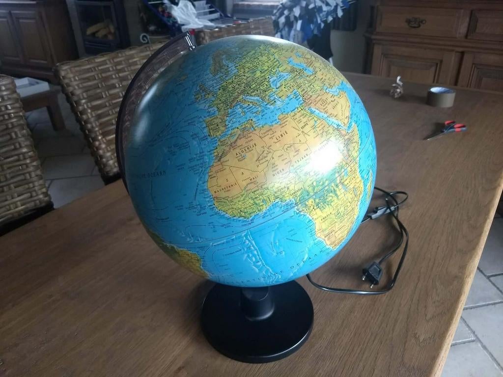 Wereldbol met licht, Ophalen