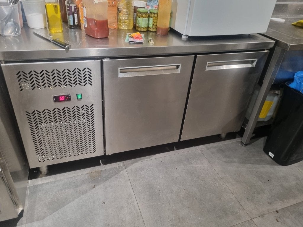 Professionele 2-deurs RVS koeling / koelwerkbank, Electroménager, Réfrigérateurs & Frigos, Utilisé, Sans bac à congélation, 200 litres ou plus