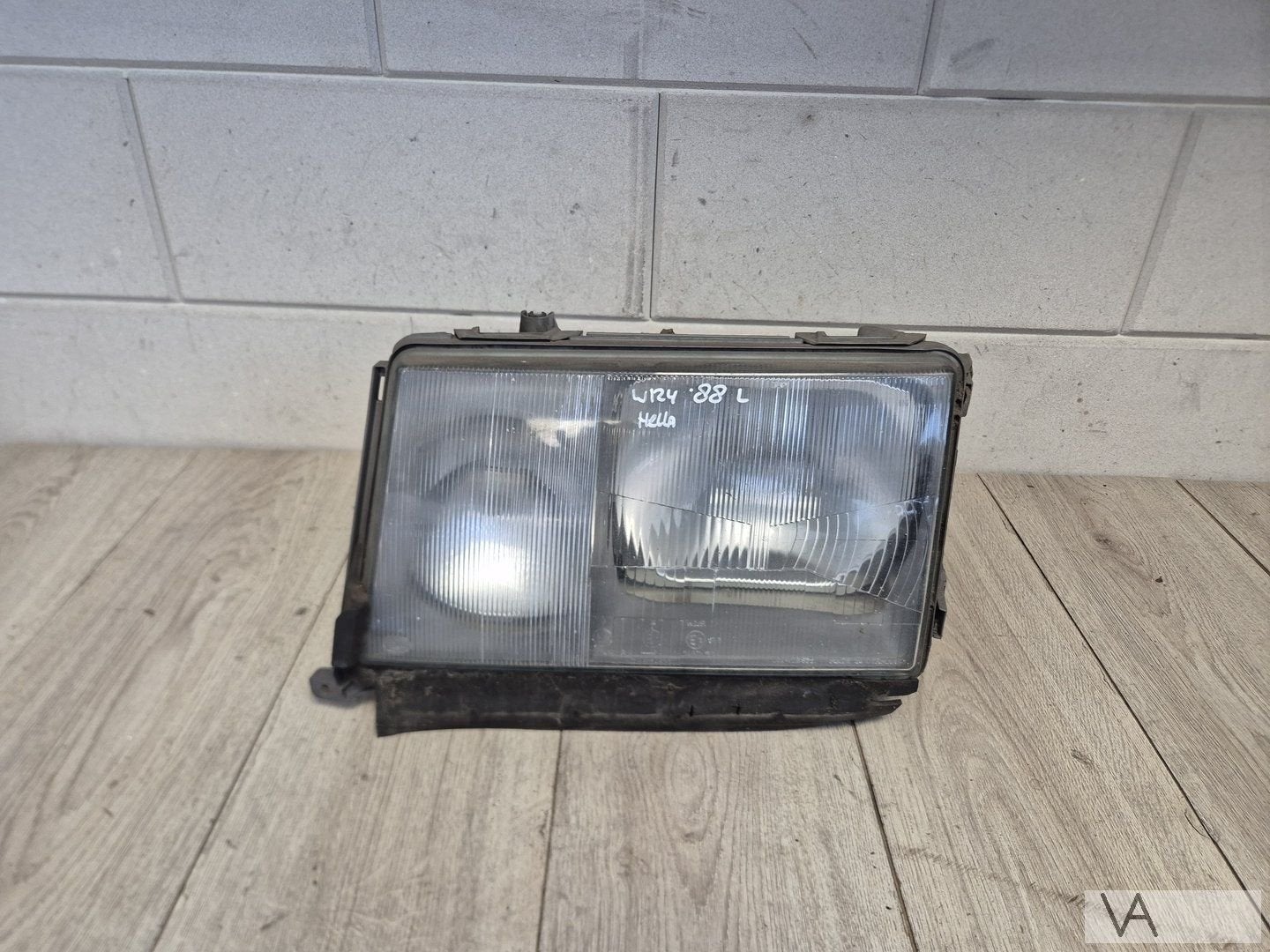 Koplamp links van Mercedes W124 E klasse 1985 - 1995 HELLA, Utilisé, -, -, Enlèvement ou Envoi