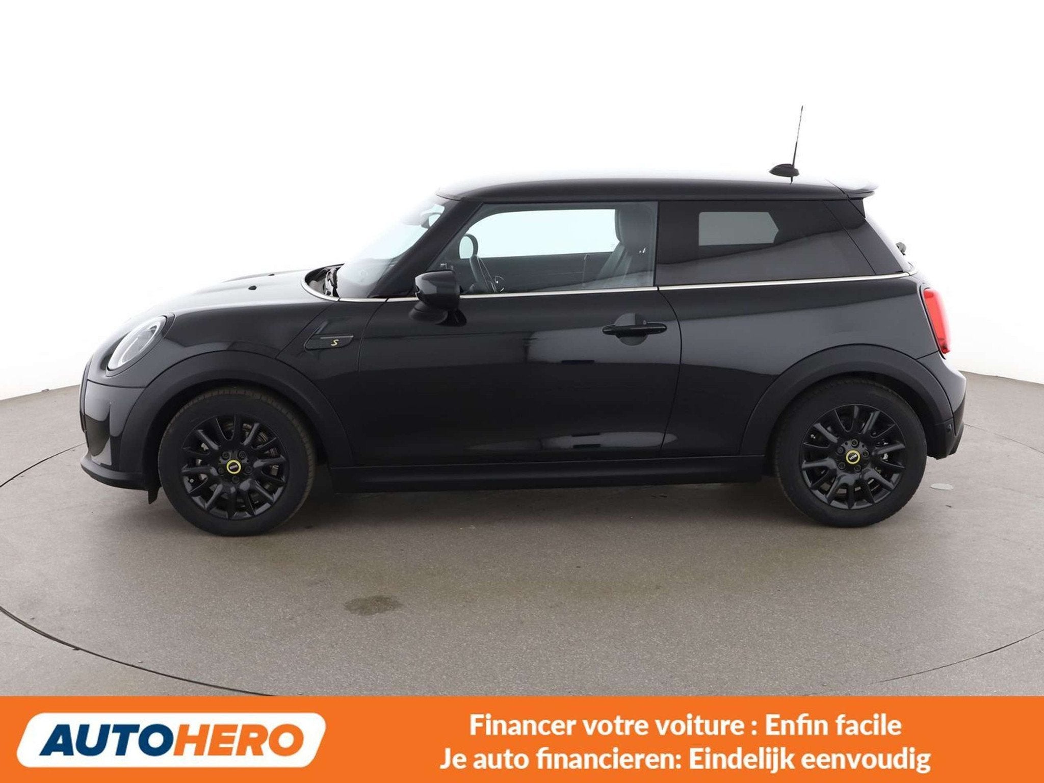 MINI Cooper SE Cooper SE Classic Trim (bj 2023, automaat), 4 zetels, Elektrisch, Lichtsensor, Te koop