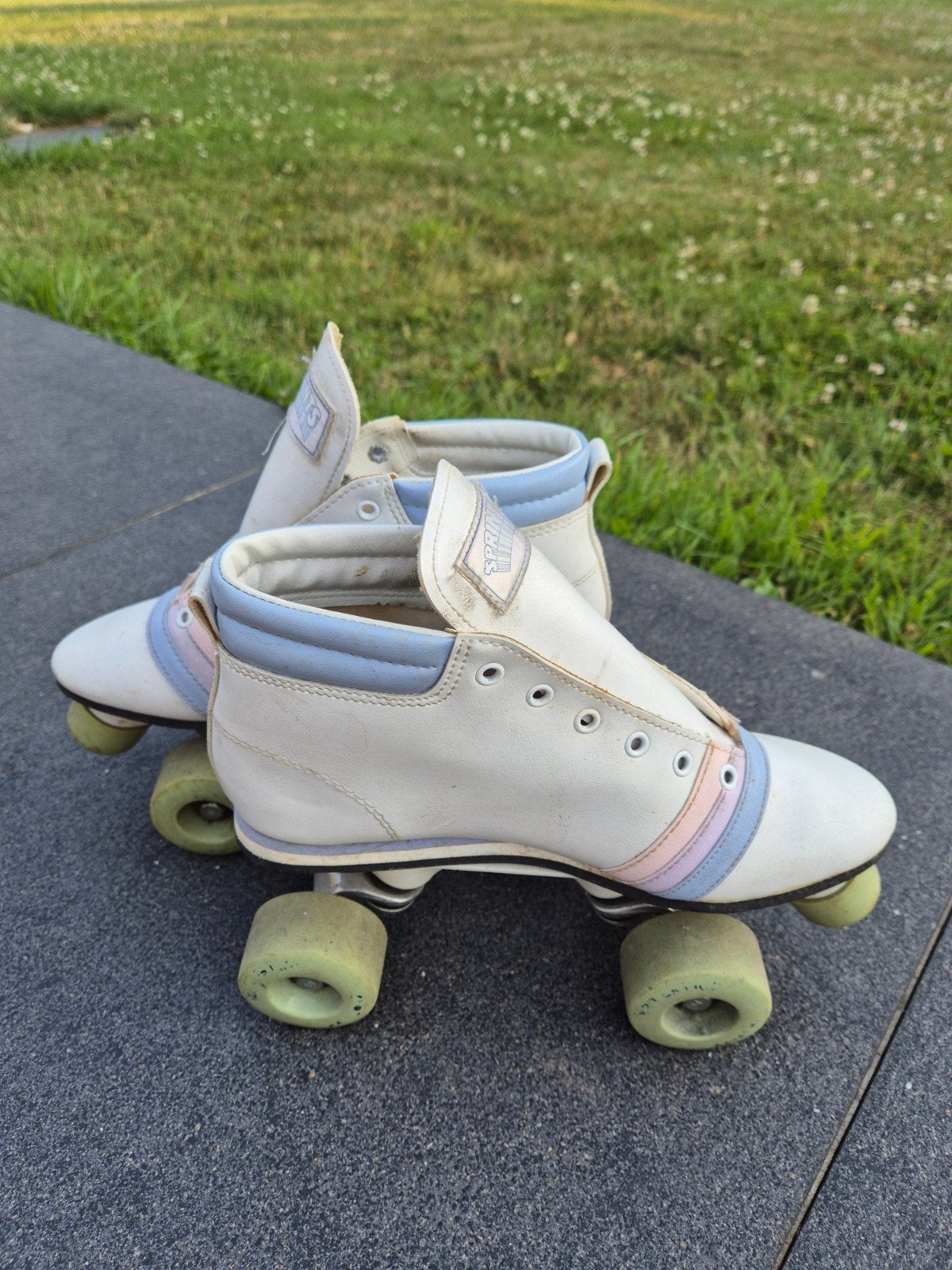 Vintage Sprints rolschaatsen – wit met pastel accenten, Ophalen of Verzenden, Gebruikt, Kinderen