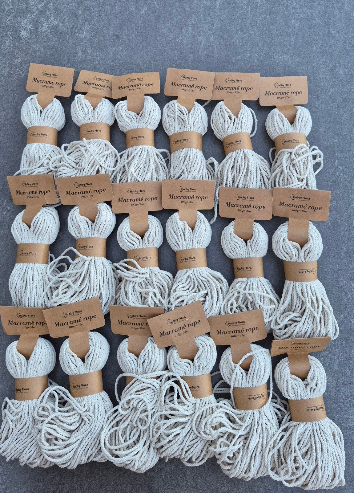 18 strengen macramé-garen, Ophalen, Nieuw, Wol of Garen