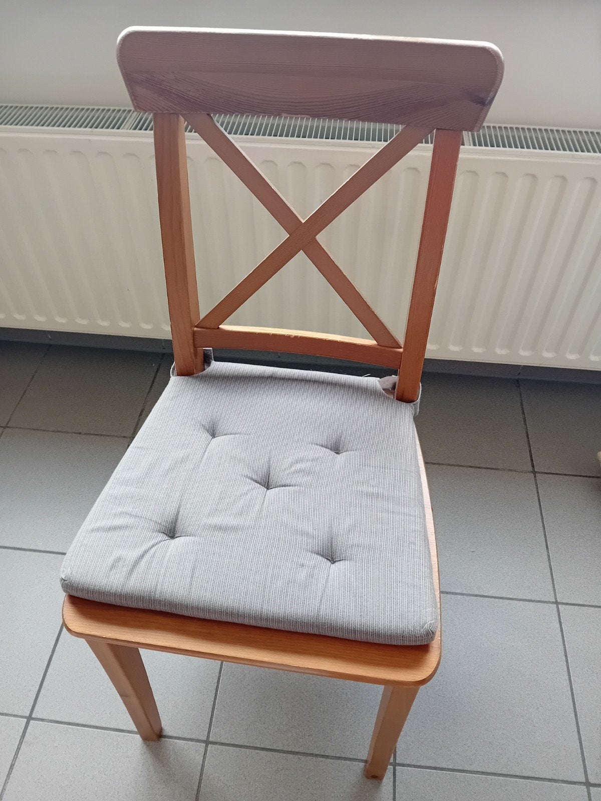 Te koop 4 grenen stoelen met kussens, Huis en Inrichting, Ophalen