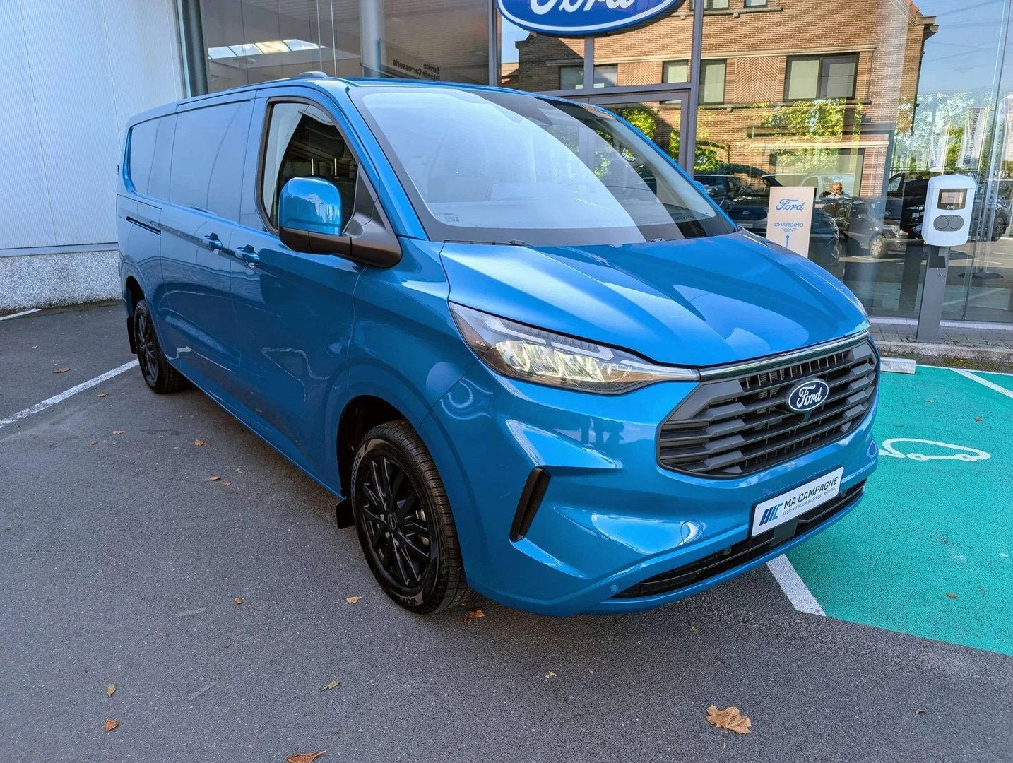 Ford Transit Custom Limited 320L L2 2.0TDCi 170pk A8 automaa, Auto's, Automaat, Stof, https://public.car-pass.be/vhr/ebe90e43-f8c5-41dd-af0d-455e506e142d