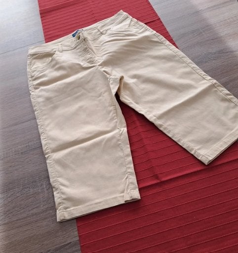 Charles Vögele lichtgele capri 44, Taille 42/44 (L), Trois-quarts, Comme neuf, Jaune