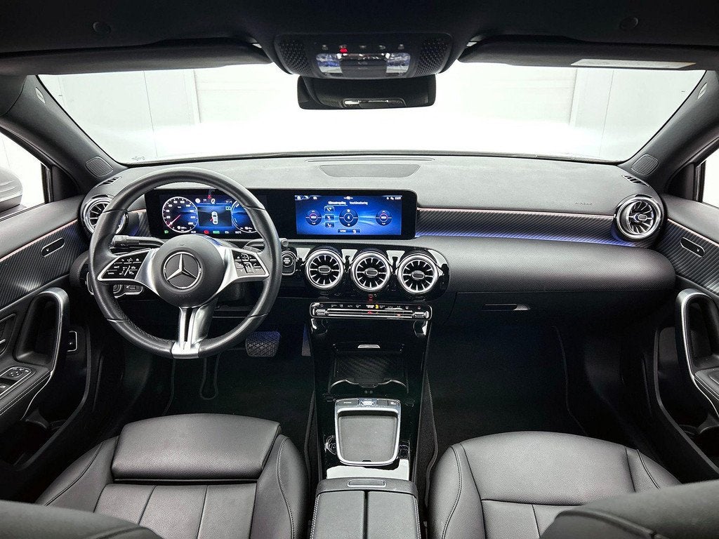 Mercedes-Benz A-klasse 250 e Berline Luxury Line | Trekhaak, Auto's, 4 deurs, Stof, Gebruikt, Euro 6