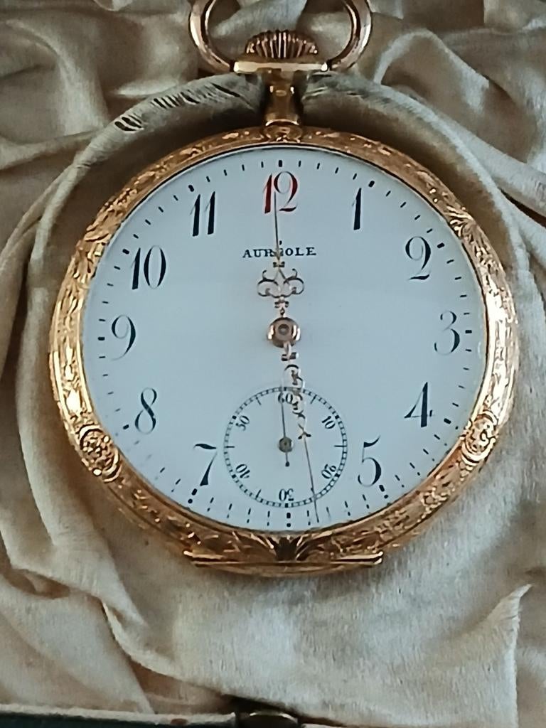 Goed werkend 18-karaats gouden zakhorloge aangeboden op de s, Goud