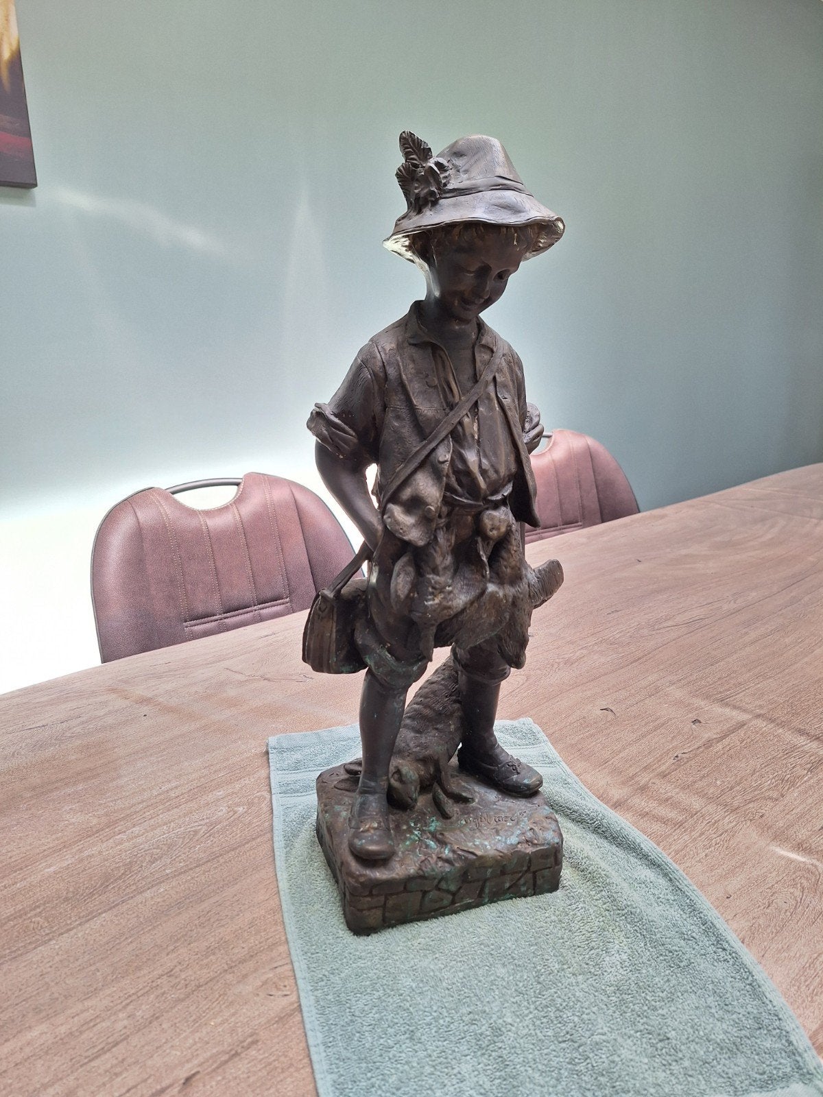 Bronzen jonge stroper naar een ontwerp van Auguste Moreau, Enlèvement
