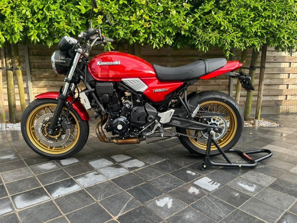 Kawasaki z650rs **1700km**6/2024** nieuwe staat !! **, 2 cilinders, Nieuw, Bedrijf, Meer dan 35 kW