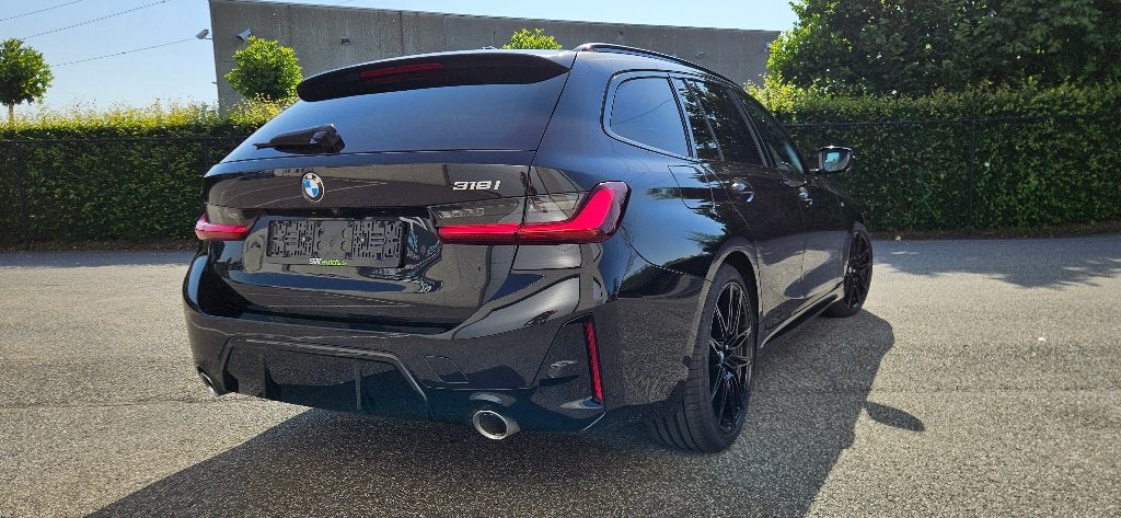 Bmw 318iA//M-Pakket//Pano//Topstaat..., Auto's, Automaat, Elektronische parkeerrem, 4 cilinders, Zwart